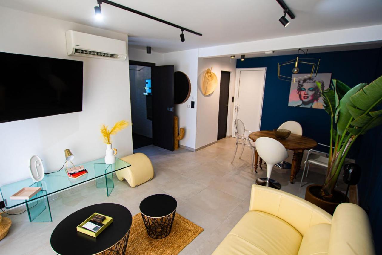 Appartement De Caractere Avec Jacuzzi Fréjus Eksteriør billede